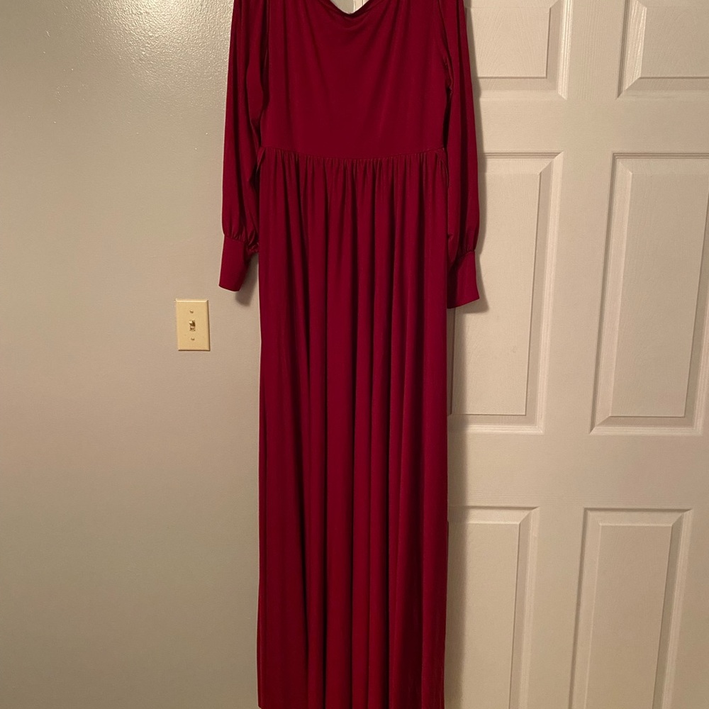 Maternity, XL, two slits on both sides for legs, dark red, shows bump well! - Picture 2 of 4